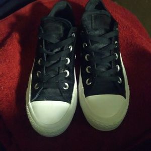 Size 6 Converse